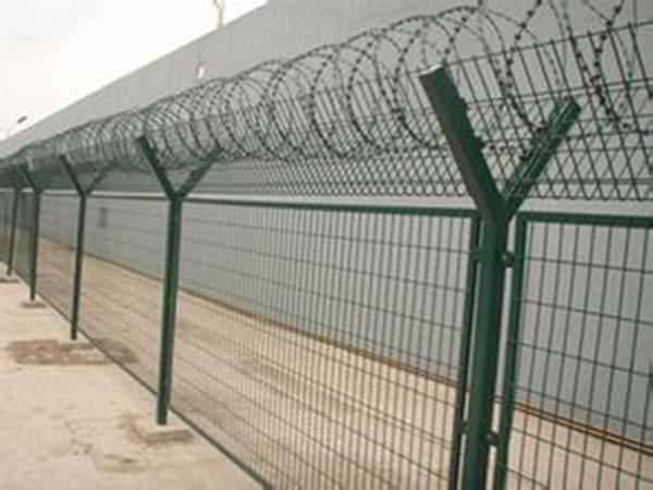 麗江鐵絲網(wǎng)護(hù)欄圖片4 麗江鐵絲網(wǎng)護(hù)欄圖片4