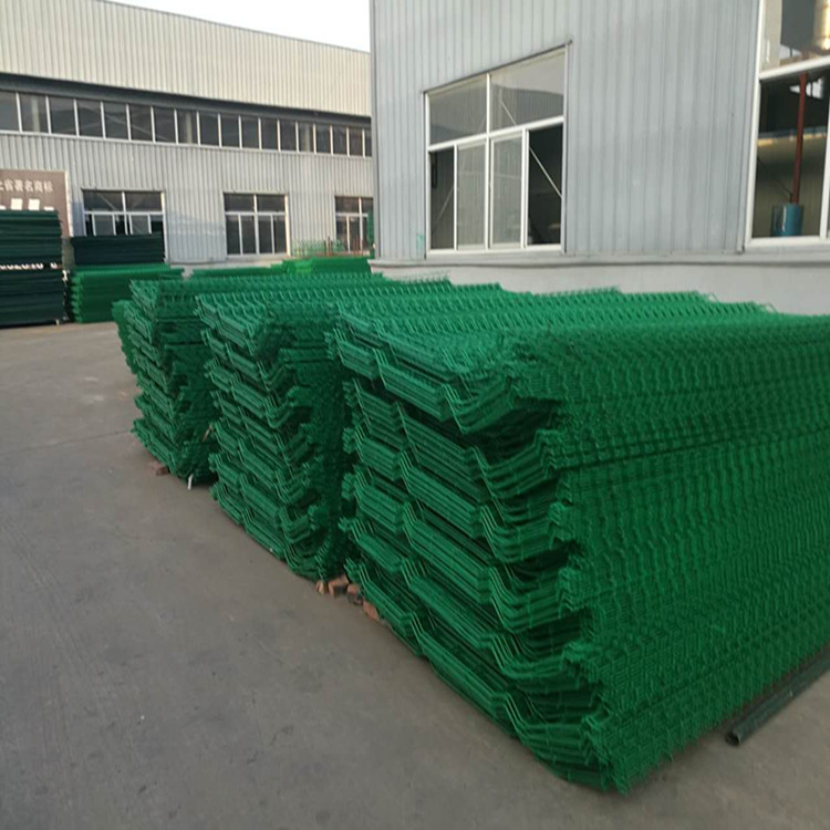 內蒙古工業設計園光伏圍墻護欄網工程圖片4 內蒙古工業設計園光伏圍墻護欄網工程圖片4