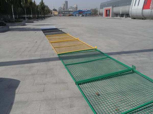 浸塑隔離網(wǎng)圖片4 浸塑隔離網(wǎng)圖片4