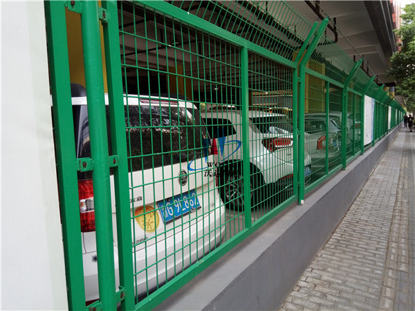 遼寧框架護欄網上海嘉定項目工程案例圖片2 遼寧框架護欄網上海嘉定項目工程案例圖片2