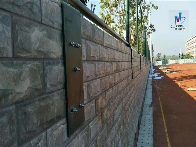 青海安徽皖西當代運動場圍網工程圖片2 青海安徽皖西當代運動場圍網工程圖片2