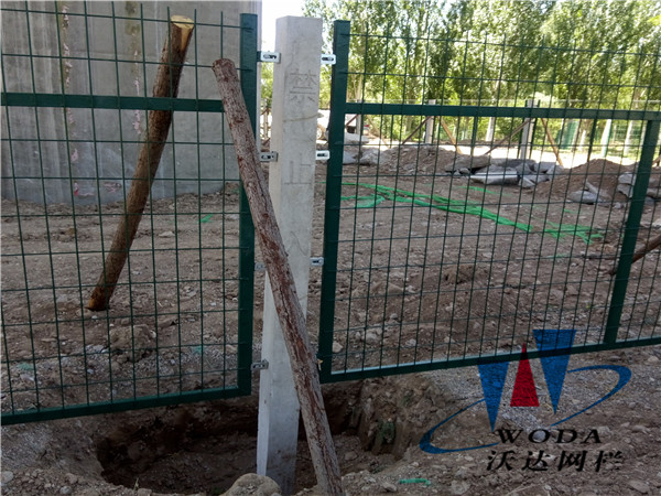 南昌鐵路護欄_金屬柵欄網片工程案例圖片6 南昌鐵路護欄_金屬柵欄網片工程案例圖片6