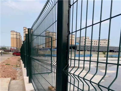 內(nèi)蒙桃型柱護(hù)欄網(wǎng)